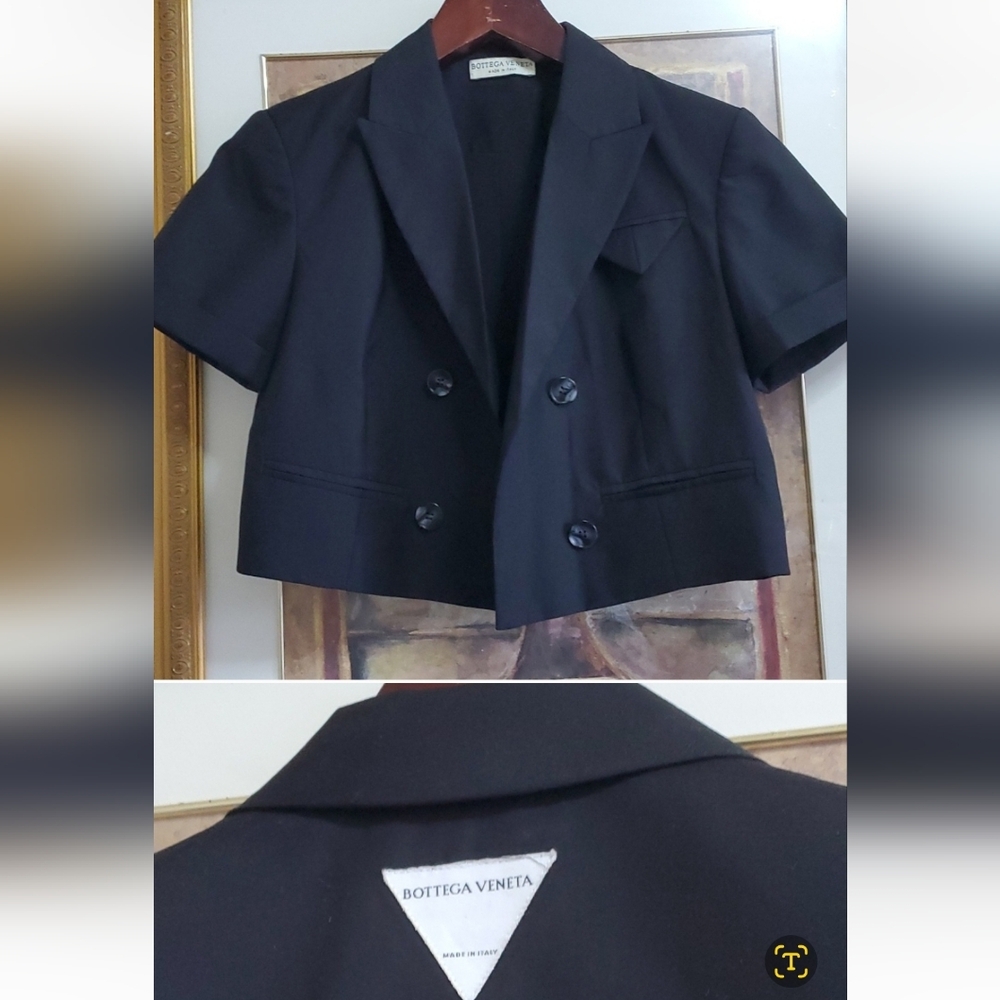 BOTTEGA VENETA SHORT SLEEVES CROP BLACK  BLAZER SIZE SMALL